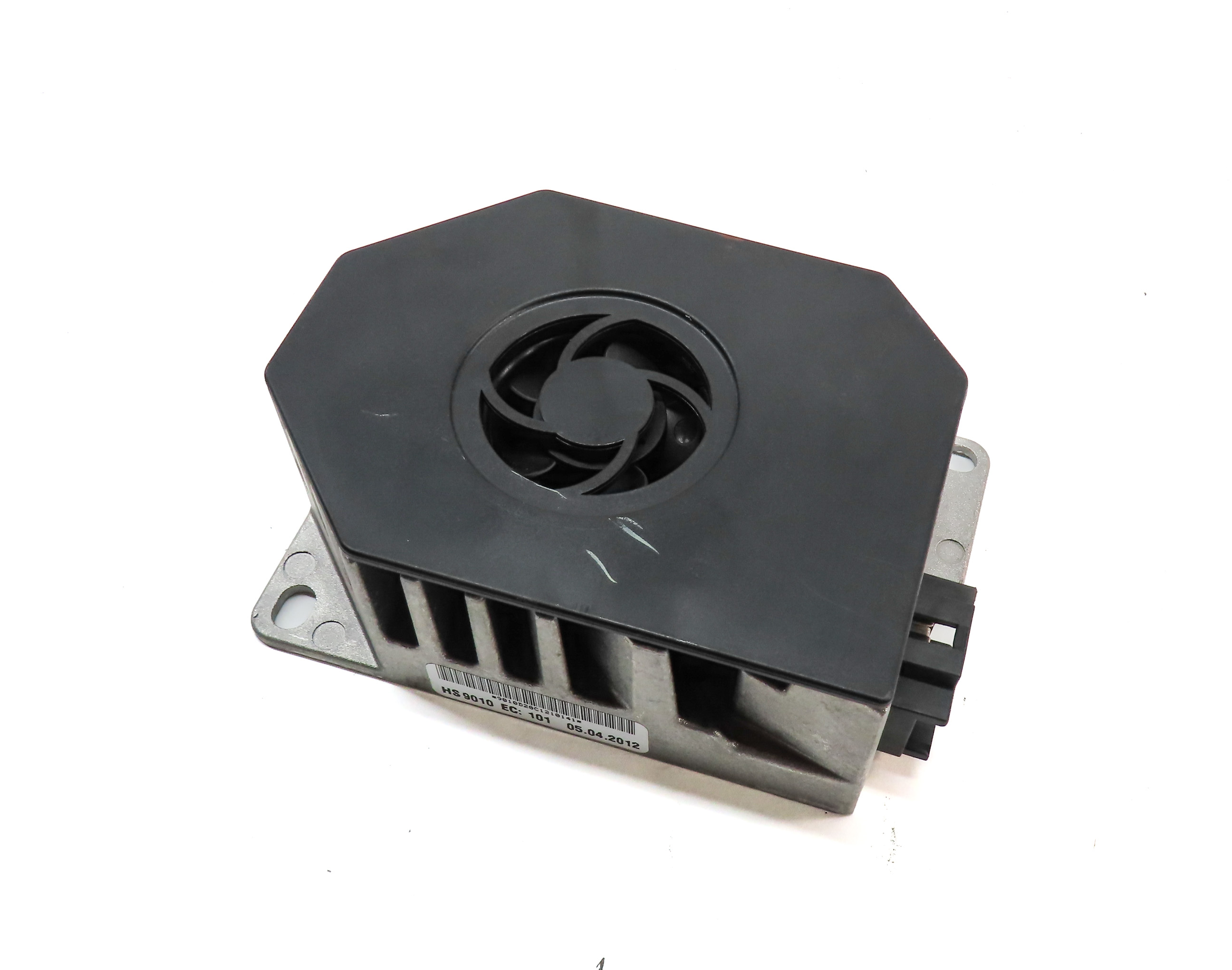 2012 MERCEDES E350 (W212) STEREO AUDIO SOUND SYSTEM SUBWOOFER AMP AMPLIFIER — exact item pictured